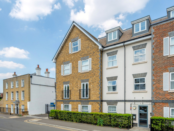 Shared Ownership in Walton-on-Thames, Surrey. 2 bedroom Flat.