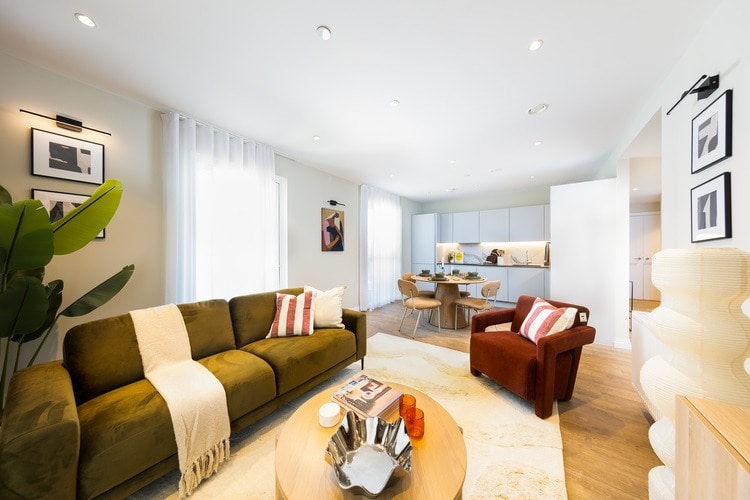 Studio apartment in Oval, London
