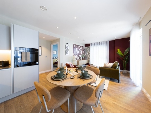 Two bedroom apartment in Oval, London