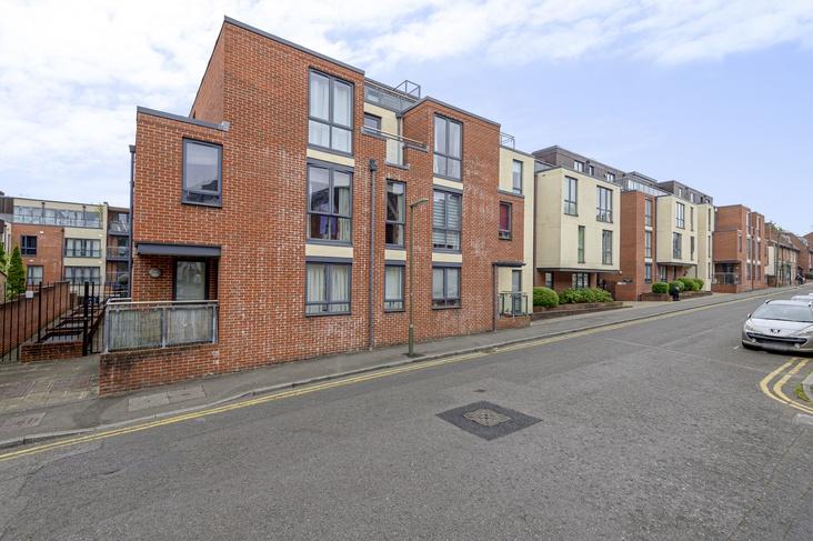 Shared Ownership in Guildford, Surrey 2 bedroom Apartment